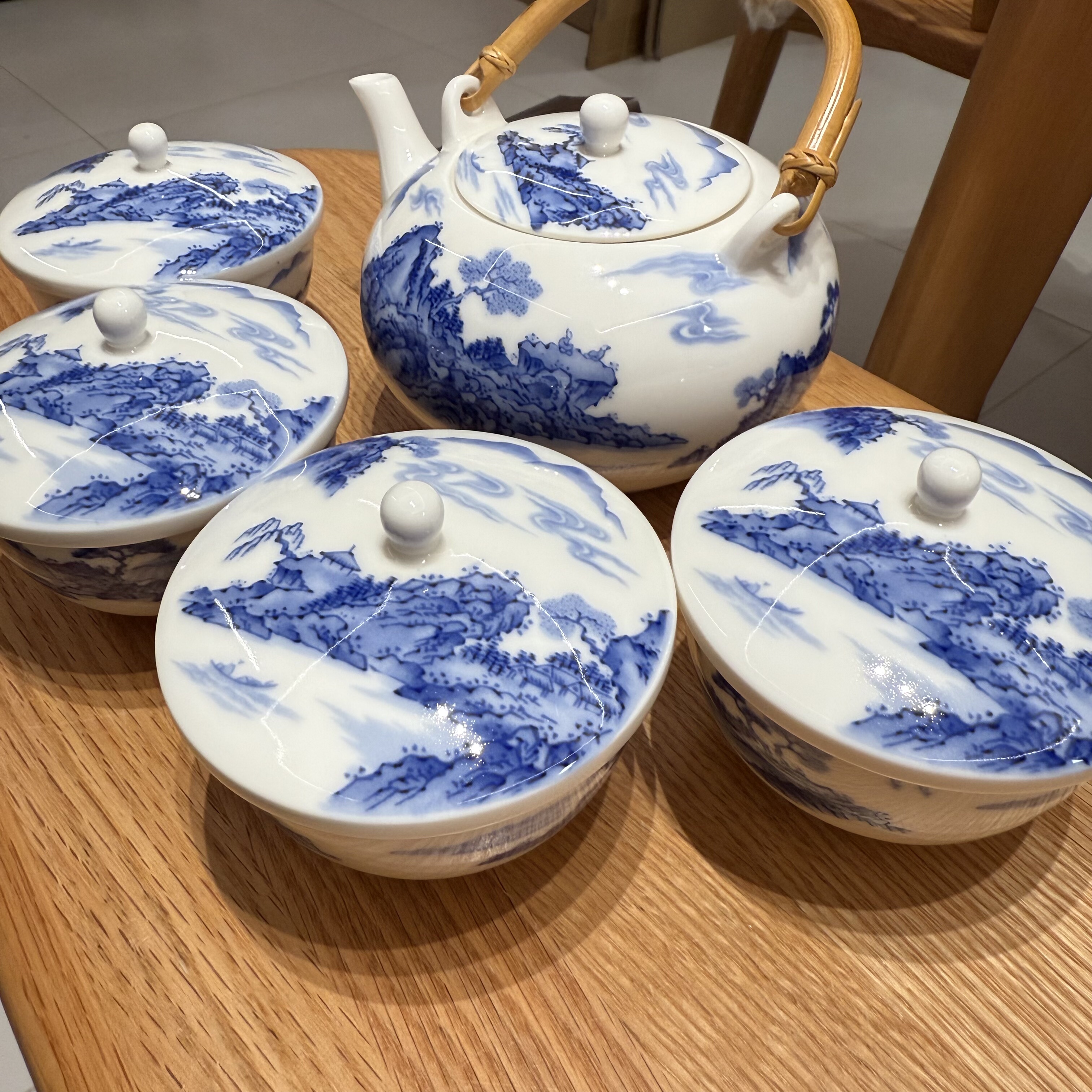 日本香兰社青花手绘山水画一壶四盖杯 奶油瓷 无盒 稀有孤品