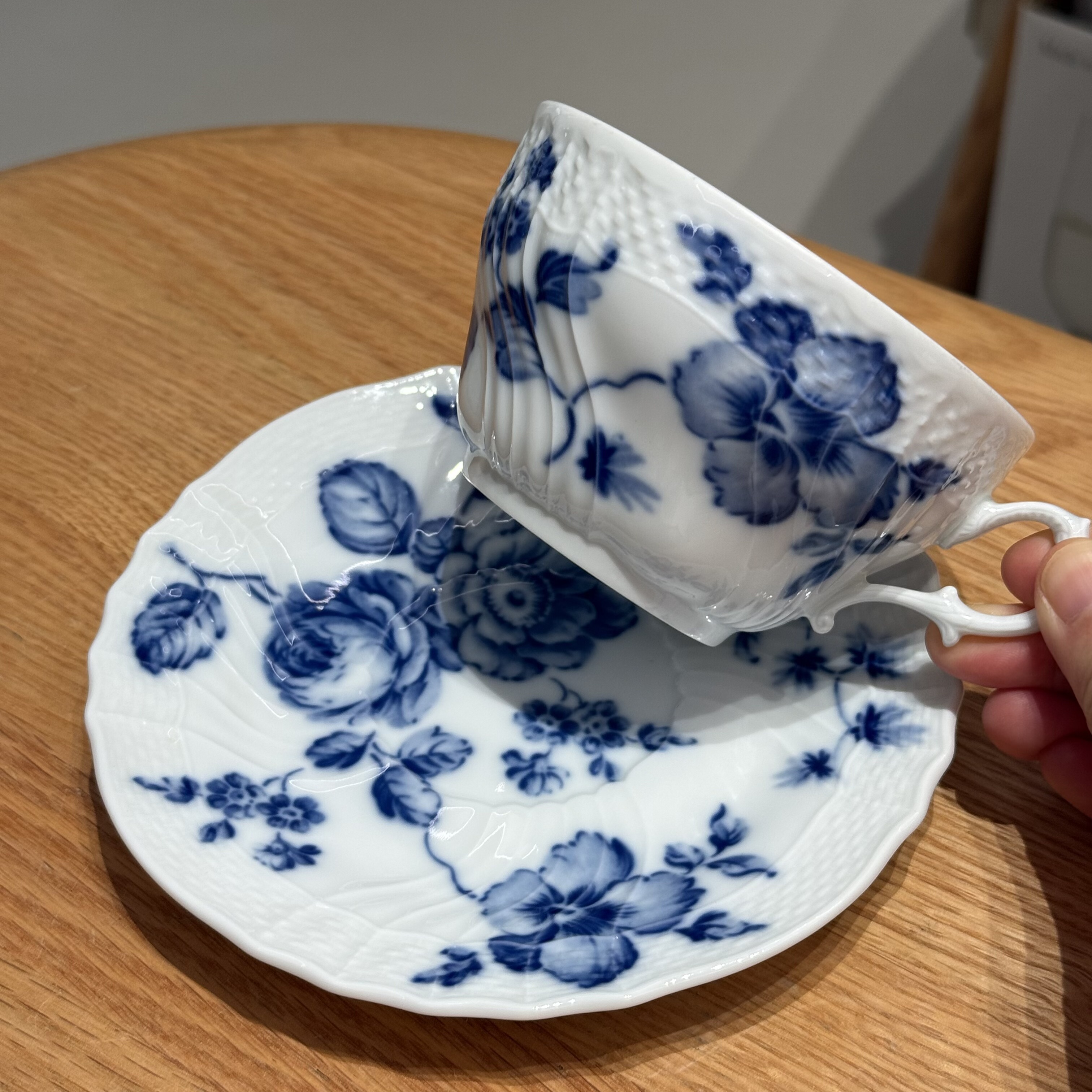 意大利Richard Ginori理查德蓝玫瑰浮雕骨瓷咖啡杯 约240ml 全新