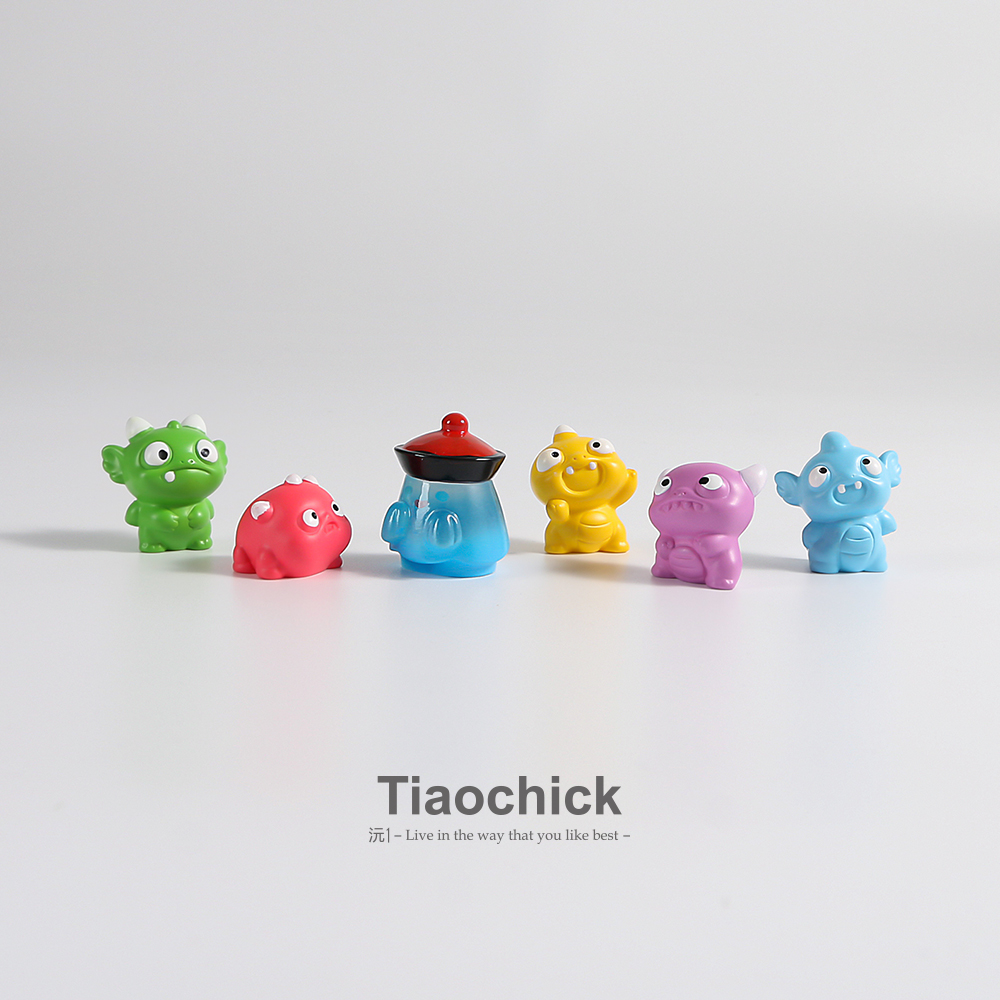 呆萌小怪兽绪解压电脑桌面小摆件