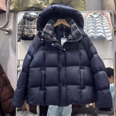 新国标90白鸭绒外套高端女时尚格纹拼接连帽加厚羽绒服短款面包服