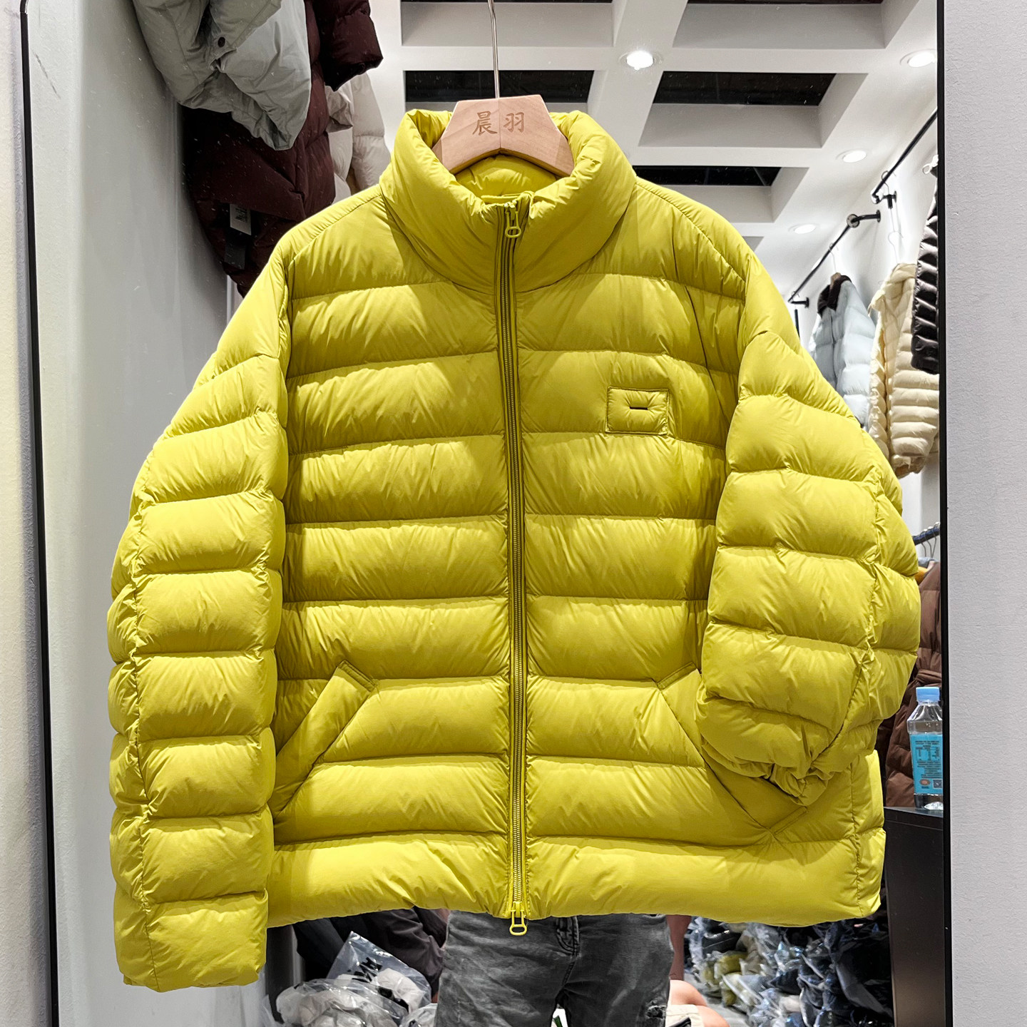 新国标90白鸭绒高端欧货女短款小个子泡芙云感排骨立领羽绒服外套