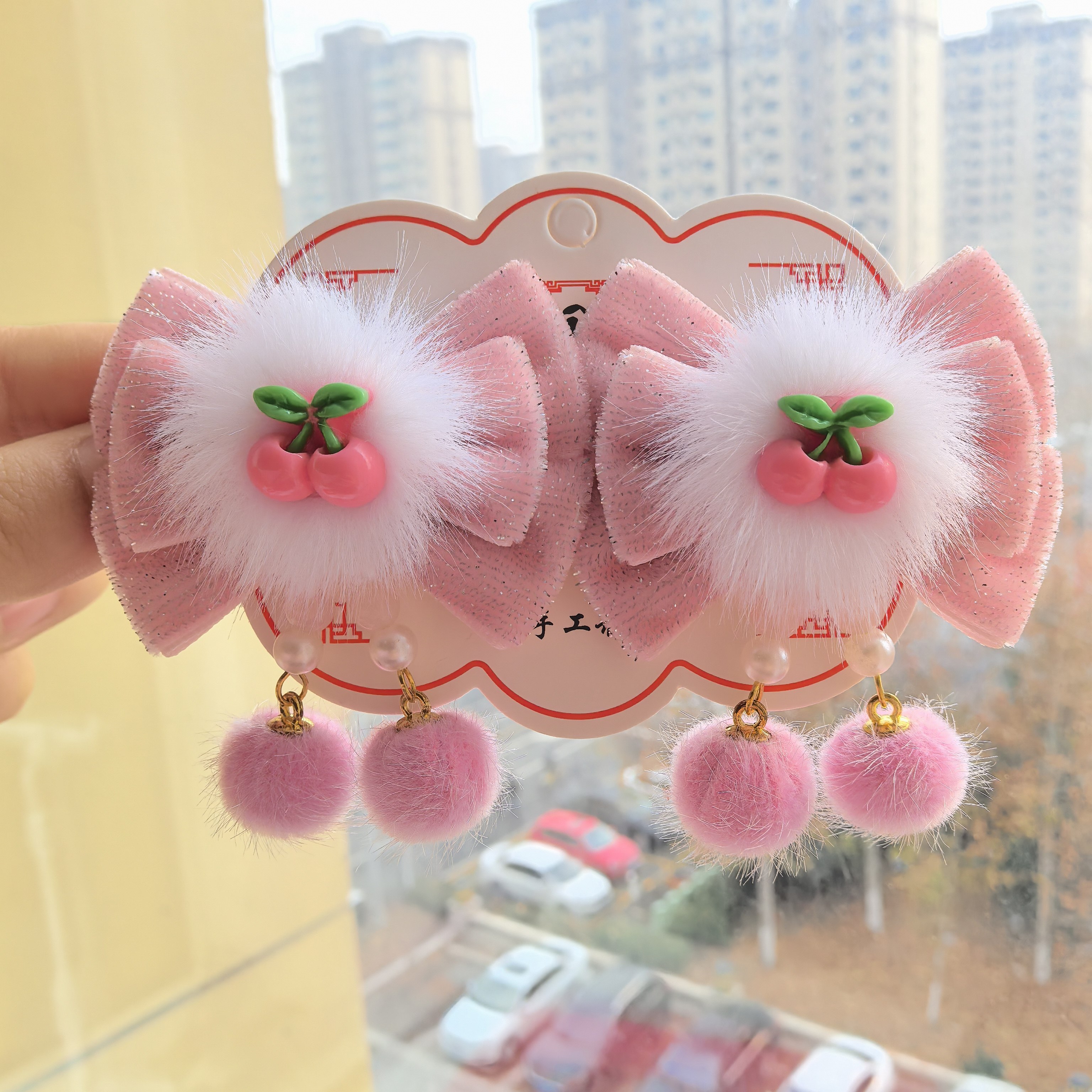 儿童新年发夹粉色春季蝴蝶结汉服头饰女孩毛球三丽鸥草莓过年发卡