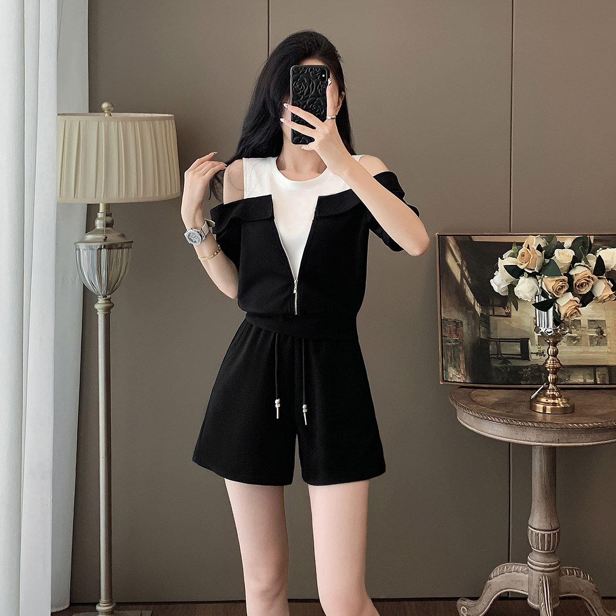 高级设计感休闲运动套装女夏新款黑色露肩上衣小个子时尚穿搭套装