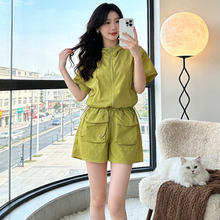 休闲日常简约两件套女 短裤 夏季 宽松轻薄透气连帽外套高腰阔腿工装