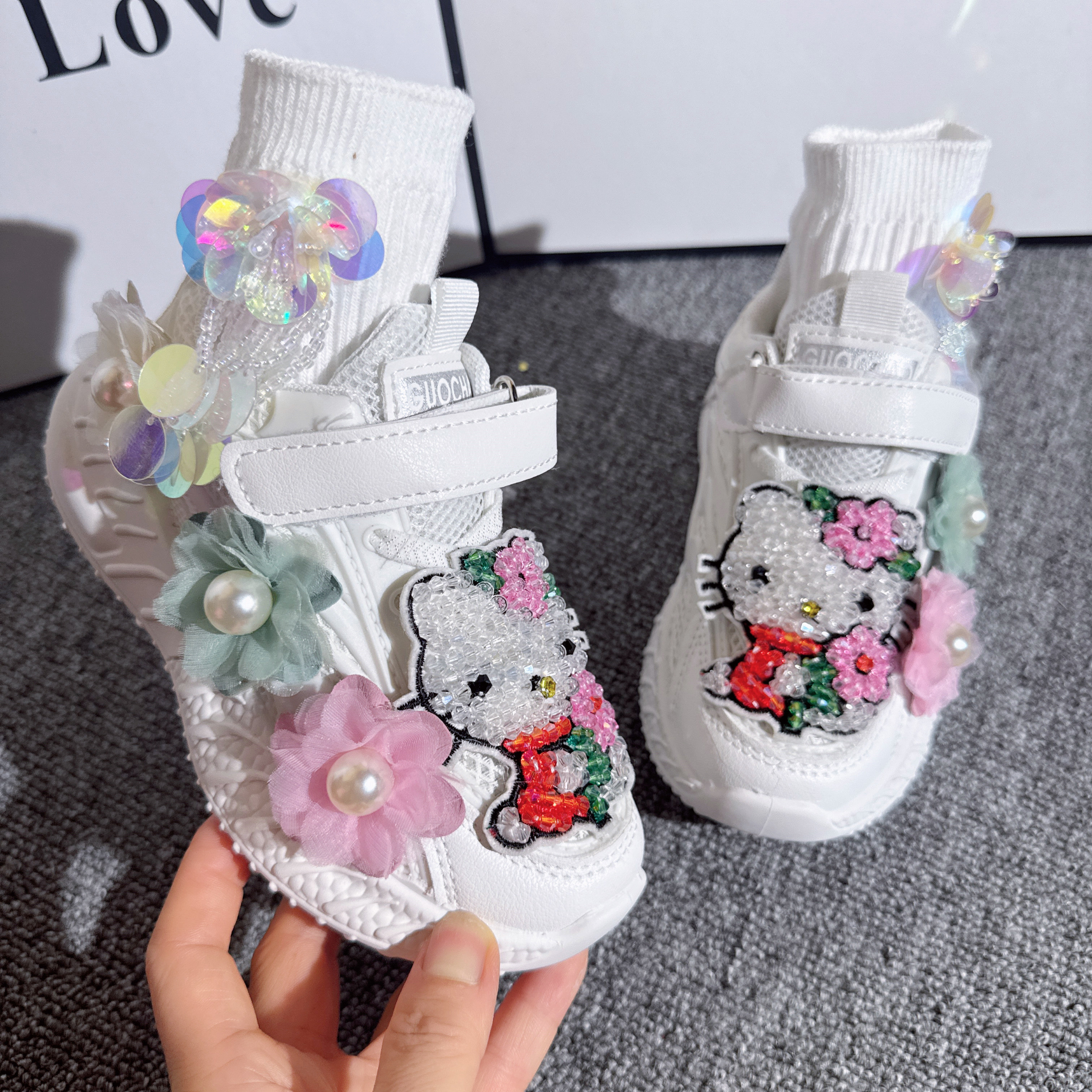 女童春秋水钻KT猫小白鞋