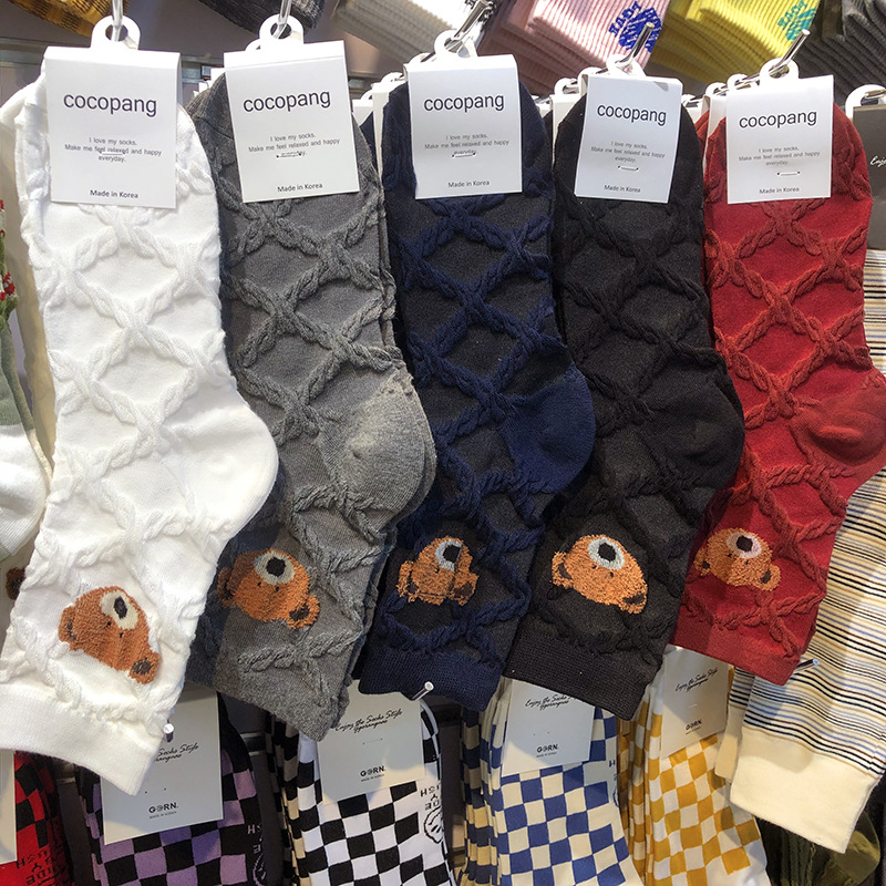 新年红袜子~韩国女生喜欢的可爱卡通小熊中筒袜 四季百搭浮雕纹路