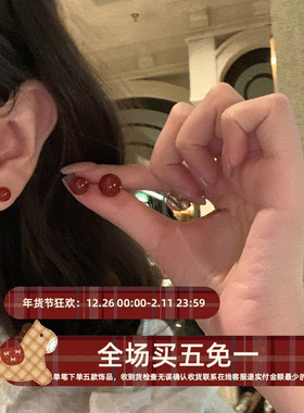 新年红色仿珍珠耳环女秋冬高级感耳饰新款小众简约2024爆款耳钉