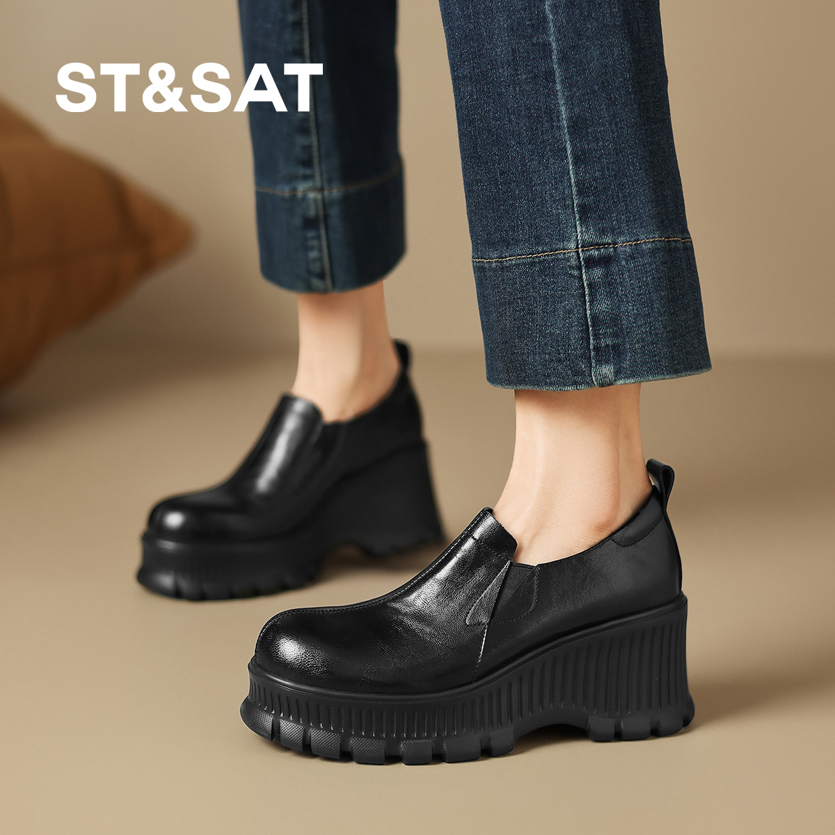 星期六2025秋季新款厚底软底不累脚乐福鞋女小个子增高黑色小皮鞋