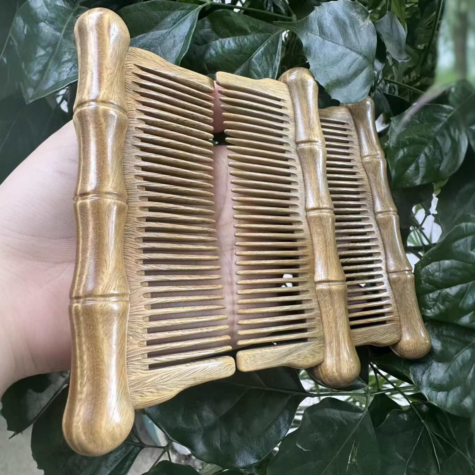 绿檀木手工按摩梳护发送礼家用
