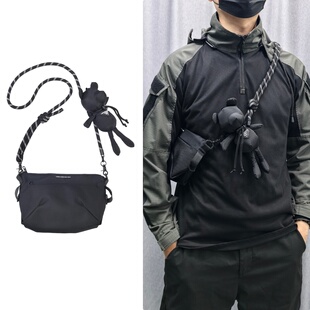 轻量随身斜挎小包能装 手机充电宝背带可以扎娃能取下来当手机挂绳