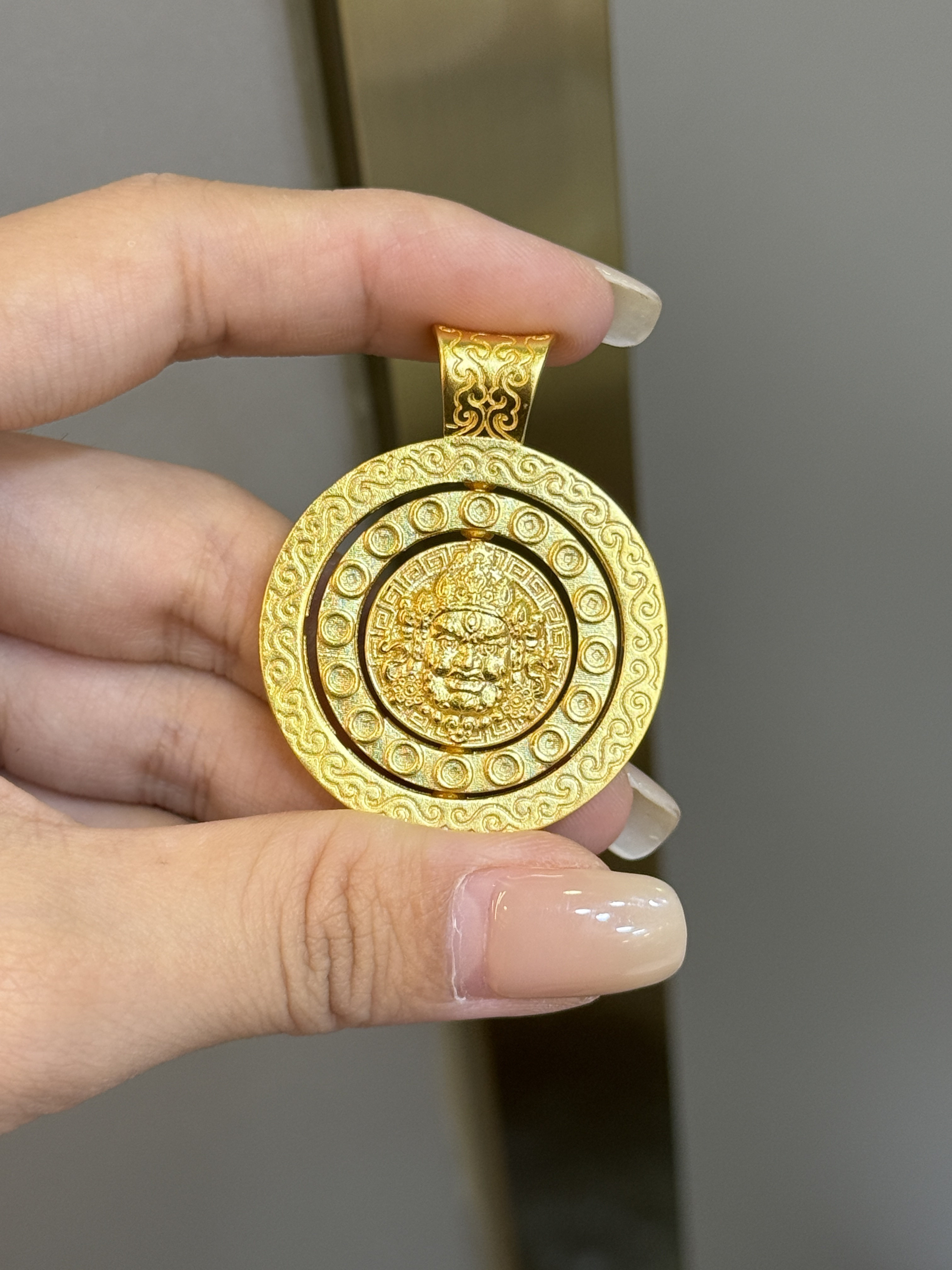 足金黄金黄财神吊坠送女友礼物