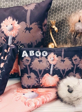 英国「By JELLYCAT」炸毛鸵鸟猫头鹰火烈鸟鸭笔袋挂包手提包现货