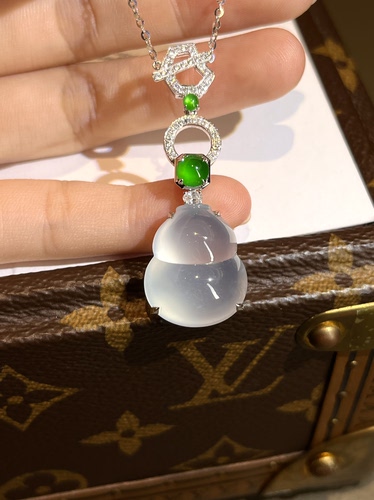 【禧荟翠】白冰葫芦吊坠钻石镶嵌天然缅甸A货翡翠
