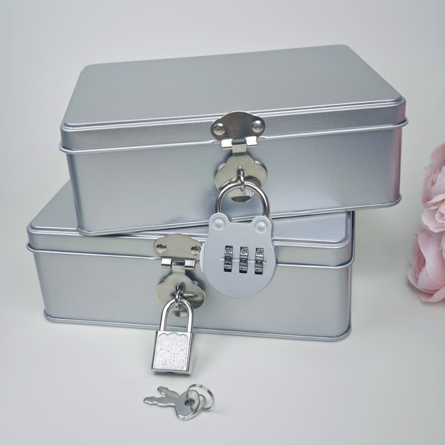 潮玩惊喜密码锁盲盒带锁钥匙翻盖铁盒桌面杂物首饰化妆品收纳盒子