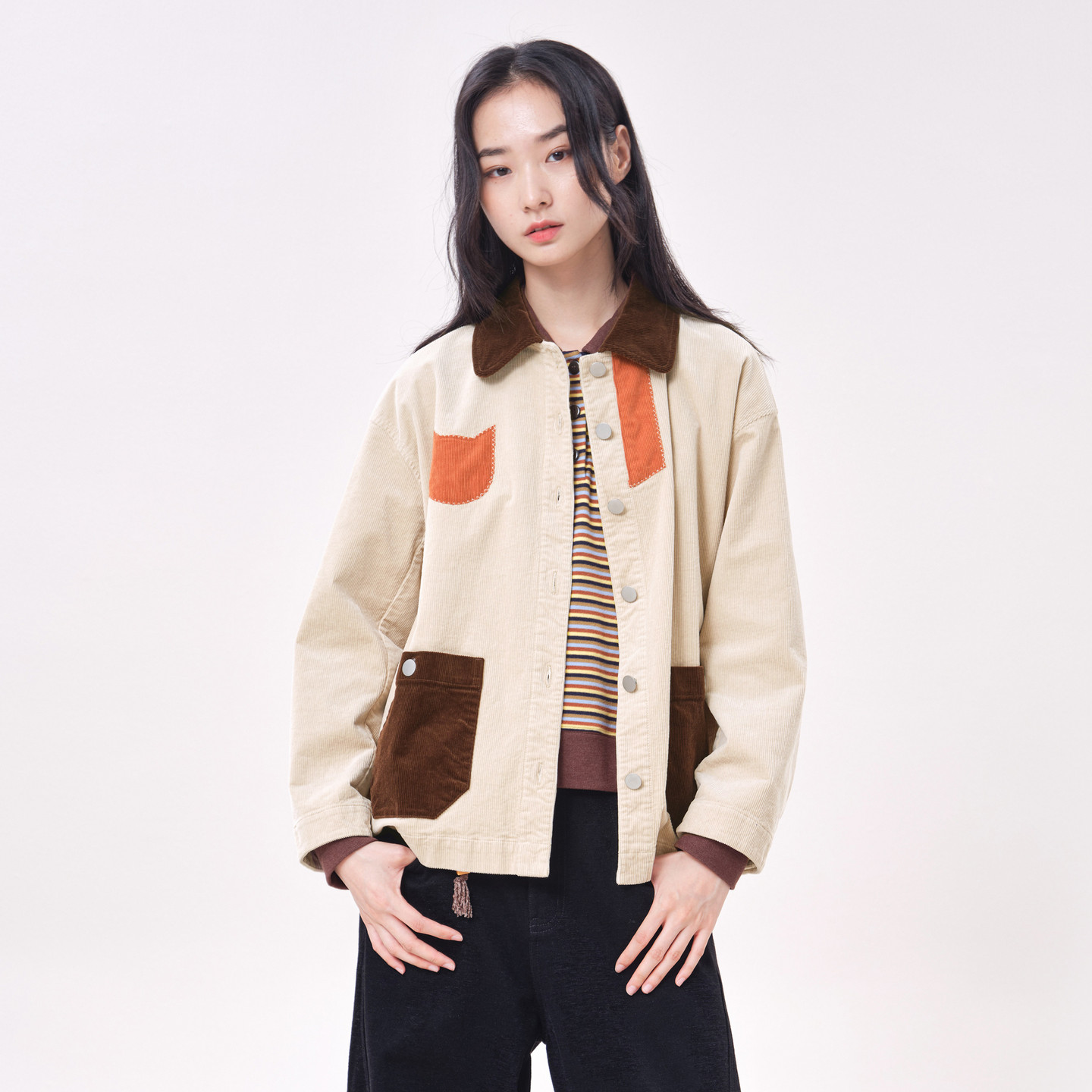 MOVEUP幻走2026冬季新款.FUN系列撞色圆角领贴袋绣花短款外套女
