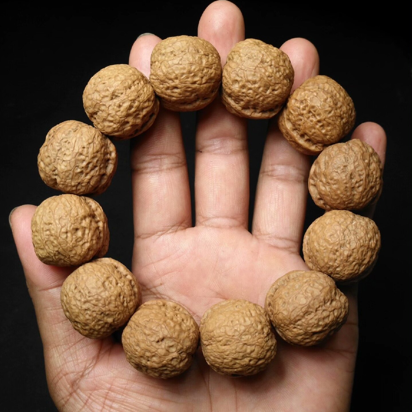 红石金尊元宝铁核桃手串，尺寸2.6，矮桩平底，皮质好油性大