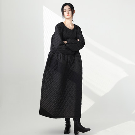 减龄气质加棉加厚黑色袍子连衣裙秋冬款原创设计宽松大码显瘦长裙