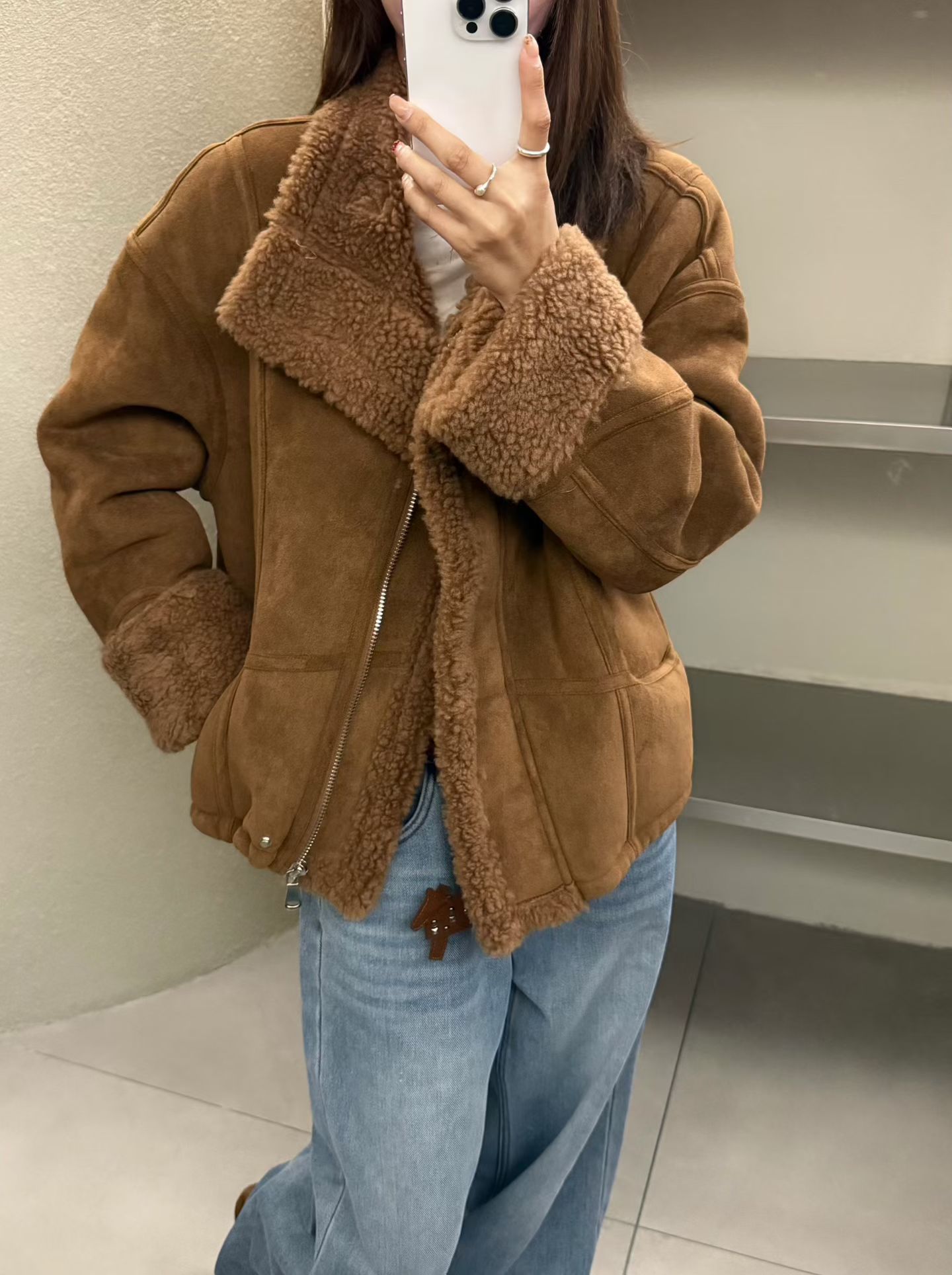 2025冬季新款羊羔毛外套女立领拉链设计宽松短款皮毛一体保暖夹克