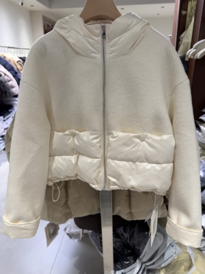 韩系新款羊绒拼接羽绒服女短款连帽轻薄白鸭绒小个子宽松休闲外套