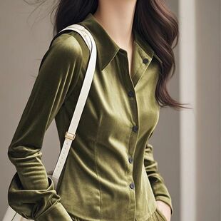2025冬季高端欧货洋气轻奢高级感独特别致漂亮减龄绿色丝绒衬衫女