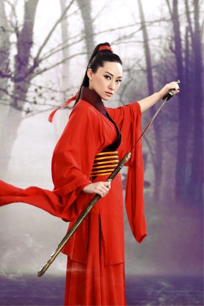 新款女汉服改良李莫愁东方不败 剑客大侠服装 古装唐装演出服侠客