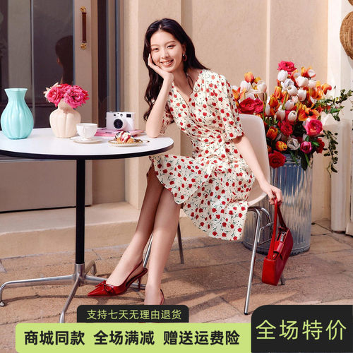 珂莱同款26夏浪漫短袖修身连衣裙