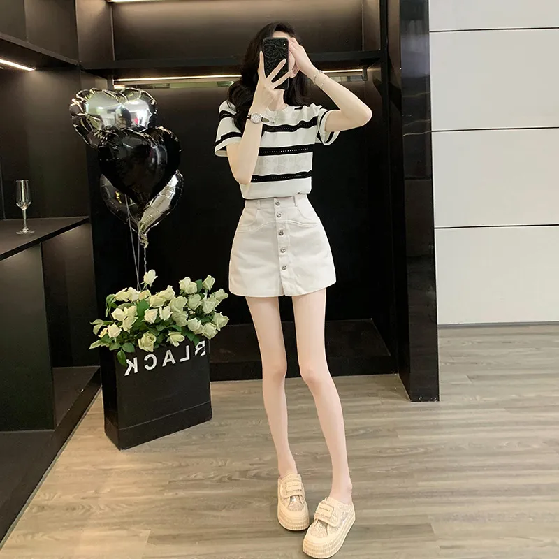 夏季套装女2025新款爆款洋气显瘦条纹针织短袖上衣白色牛仔半身裙