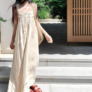 设计拼接宽松海边度假风温柔气质长裙子花边杏色吊带连衣裙女 夏季