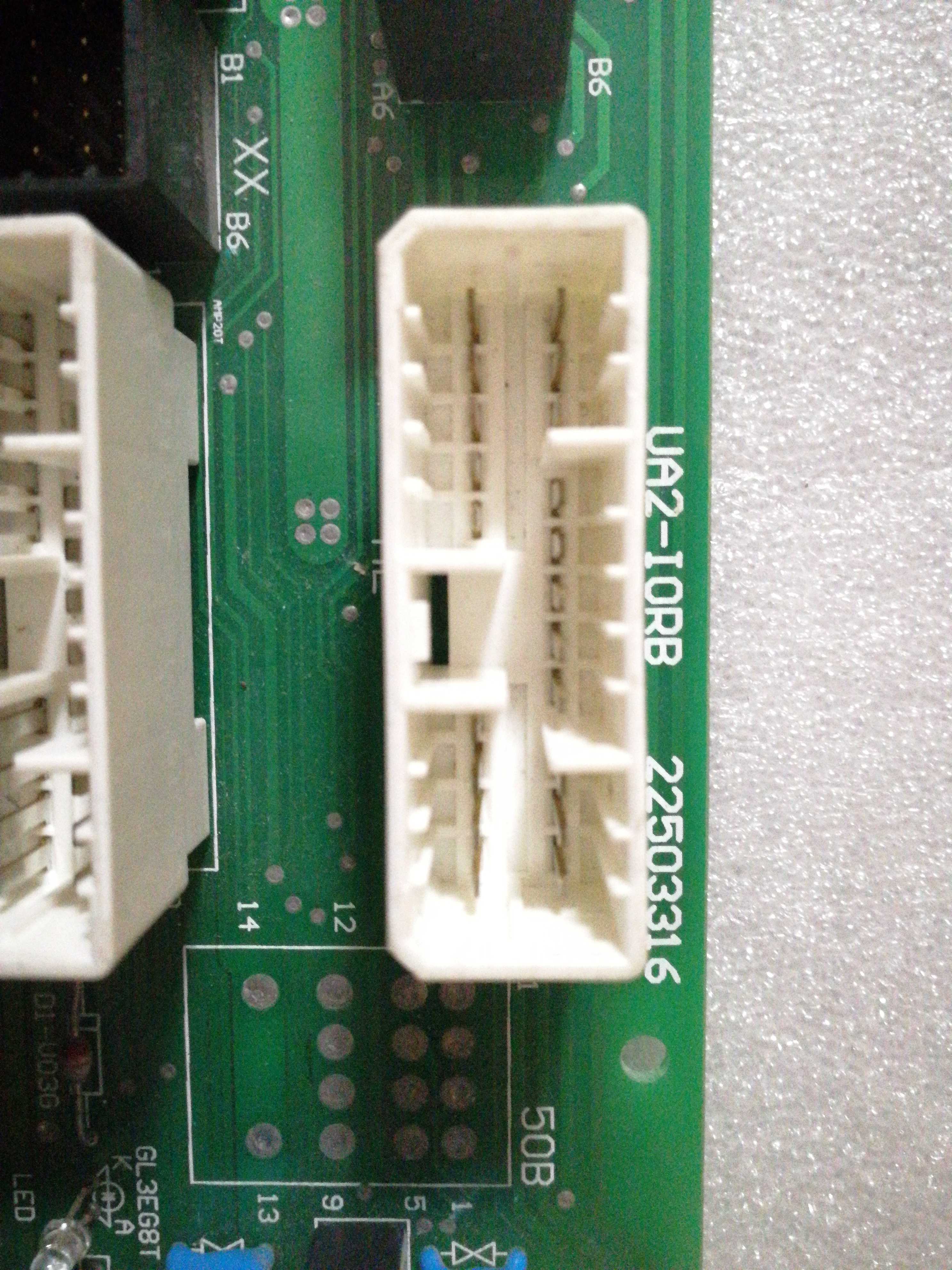 原装UA2-IORB日立进口无机房电梯UAX2继电器电路板 主板 VF5-MPU