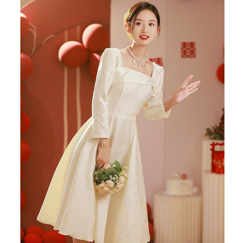 白色晚礼服领证登记生日订婚连衣裙女长袖小个子轻婚纱方领中长款