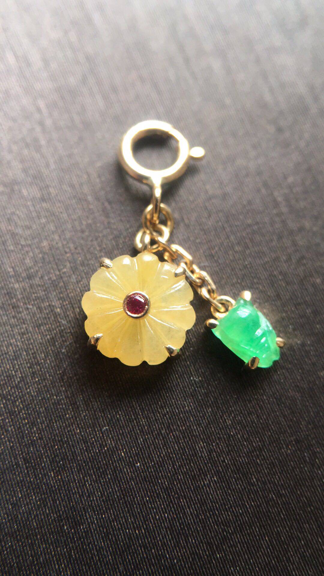 【赏】木易日辰 天然翡翠A货黄翡花朵+绿蝉18K金提溜
