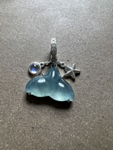 【赏】木易日辰 天然翡翠A货冰蓝水鱼尾海星18k金月光石吊坠