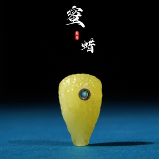 鲸见天然原矿俄料蜜蜡雕刻无相镶嵌原石三通佛头百香星月文玩配饰