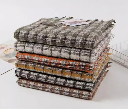 新西兰潮流格小方格玻尿酸美容冬季围巾加厚流苏百搭