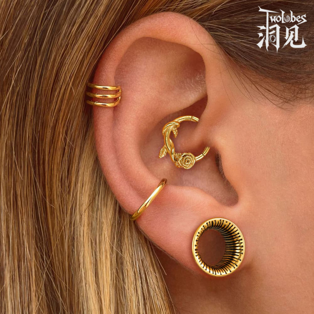 Twolobes钛钢玫瑰穿刺耳骨环