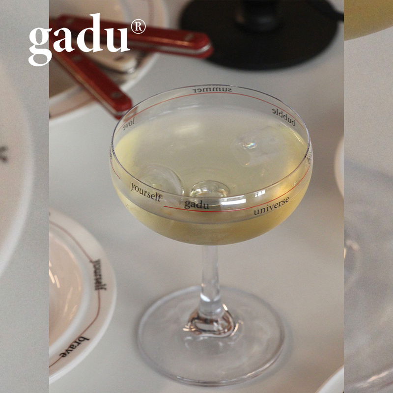 gadu简约风香槟杯起泡