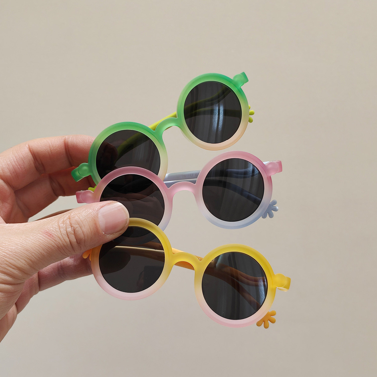 儿童太阳镜男女童偏光防紫外线果冻渐变彩色圆框户外防晒百搭墨镜