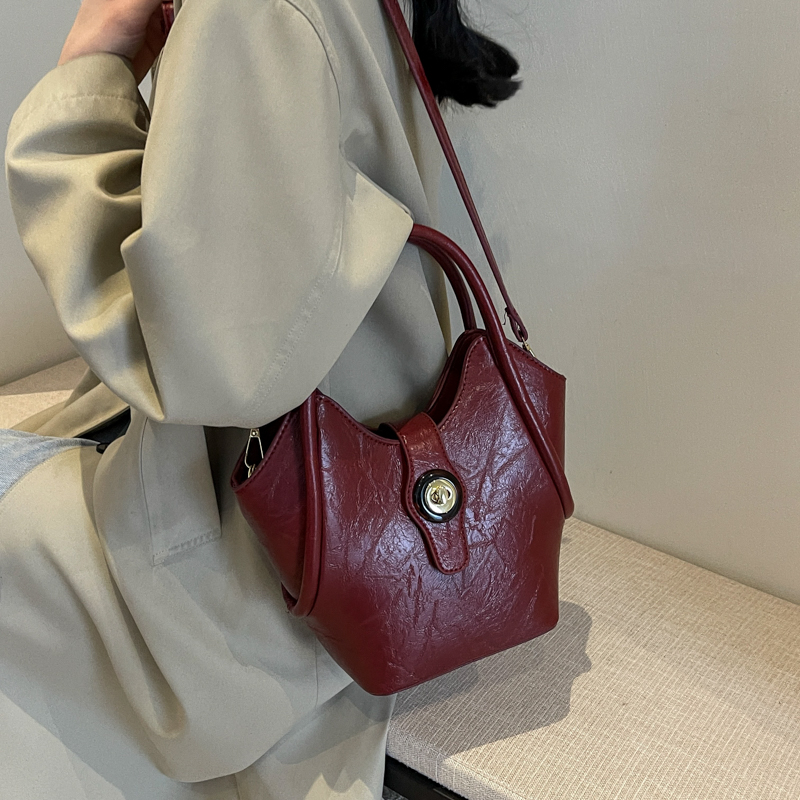 酒红色包包女结婚2024新款大容量托特包高级质感手提小众新娘婚包