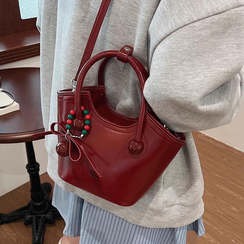 女新娘2024新款红色结婚包