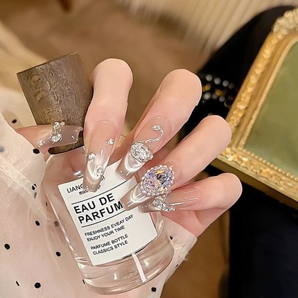 天鹅湖畔纯手工高定猫眼手工穿戴甲仙女款华丽爆闪K9钻气质美甲