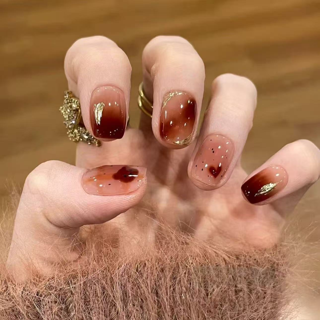 小熊赤棕鎏金纯手工手作穿戴甲晕染金边高级气质显白可爱短款甲片