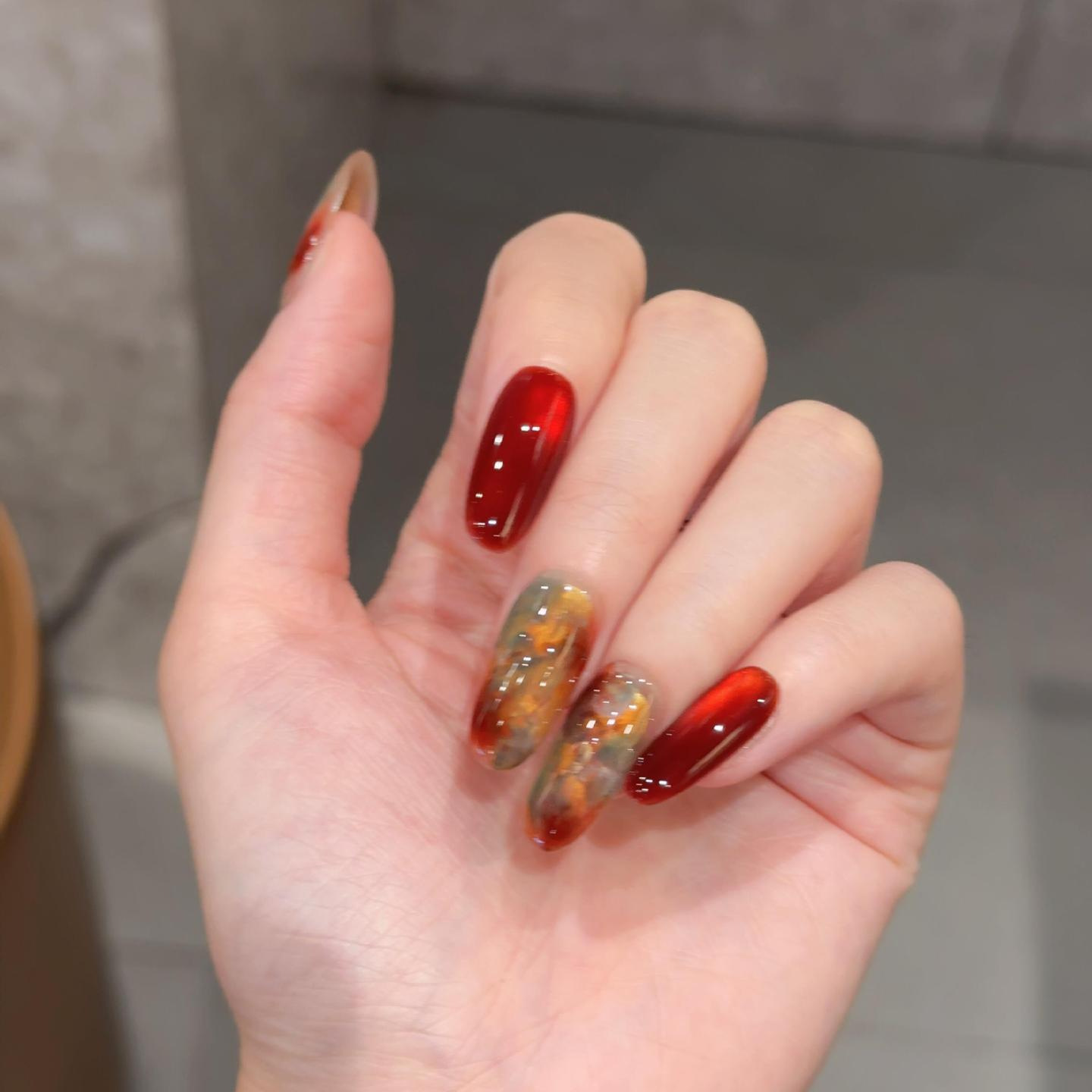 老钱风晕染猫眼指甲贴纯手工穿戴甲手绘高级显白红色椭圆美甲贴片