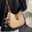 今年流行爆款 女士高级质感斜挎包百搭单肩腋下水桶包 包包2025新款