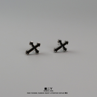 复古潮黑色十字架耳钉男款简约亚文化小众朋克耳环925银耳饰嘻哈