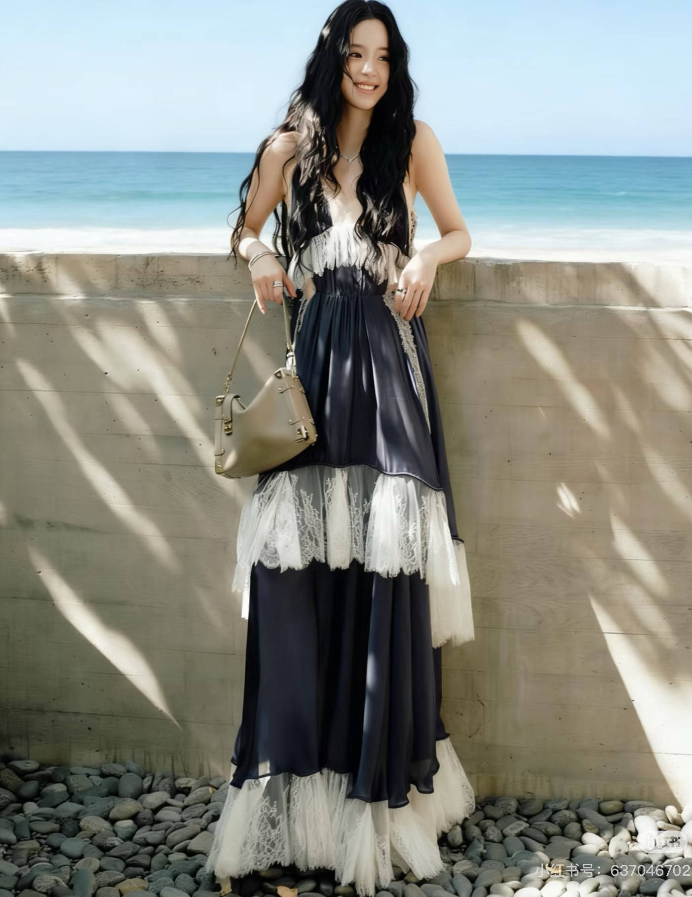欧阳娜娜同款NT2026春夏新款蕾丝拼接多层次V领吊带连衣裙礼服裙