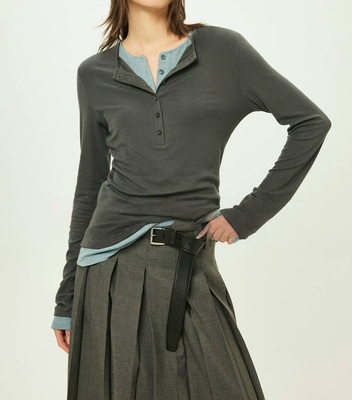 开间/苣轻柔羊毛天丝chao弹QQ糖时髦撞色假两件亨利纽扣领长袖T恤