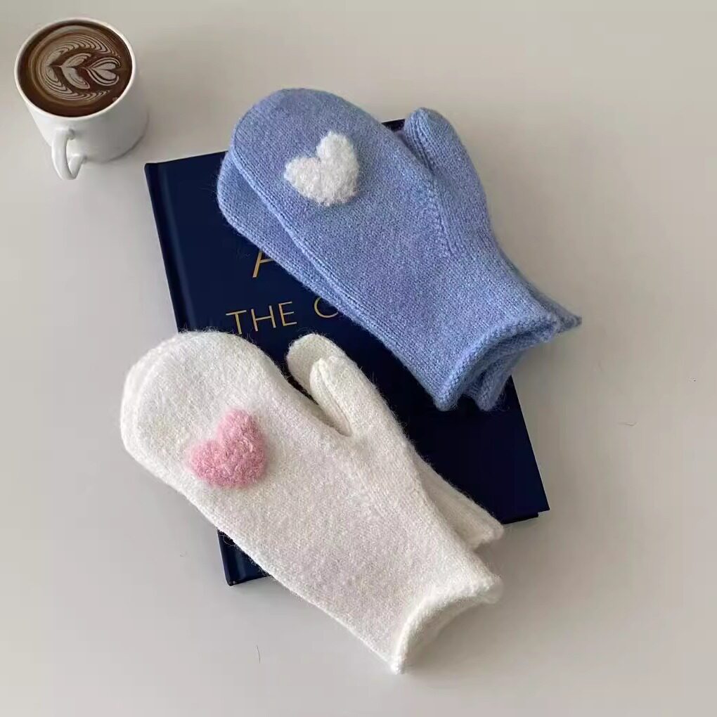 2025新款爱心ins纯色百搭新款保暖手套女冬季骑行御寒五指可触屏