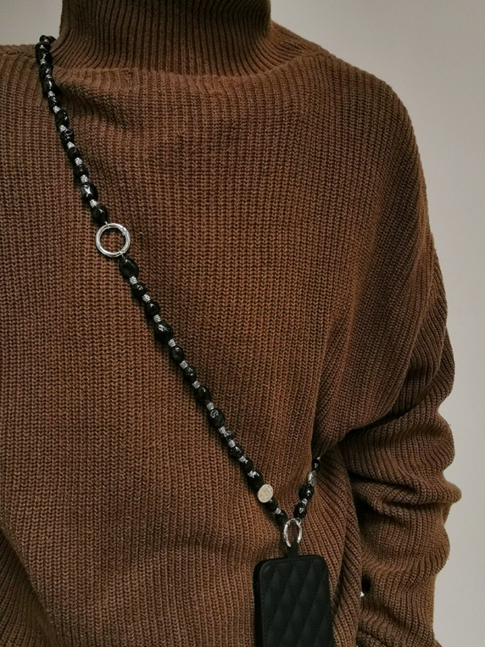 CLOVE IRREGULAR BLACK BEADED MOBILE PHONE CHAIN LONG DIAGONAL STRADDLE ROPE MENS AND WOMENS FASHION SUNGLASSES CHAIN KEY WRIST ROPE