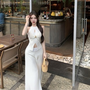 辣妹设计感扭结镂空无袖 上衣 半高领针织背心性感小众开叉修身 短款