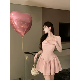 纯欲粉色小众吊带连衣裙设计感气质显瘦鱼骨收腰抹胸鱼尾裙子夏季